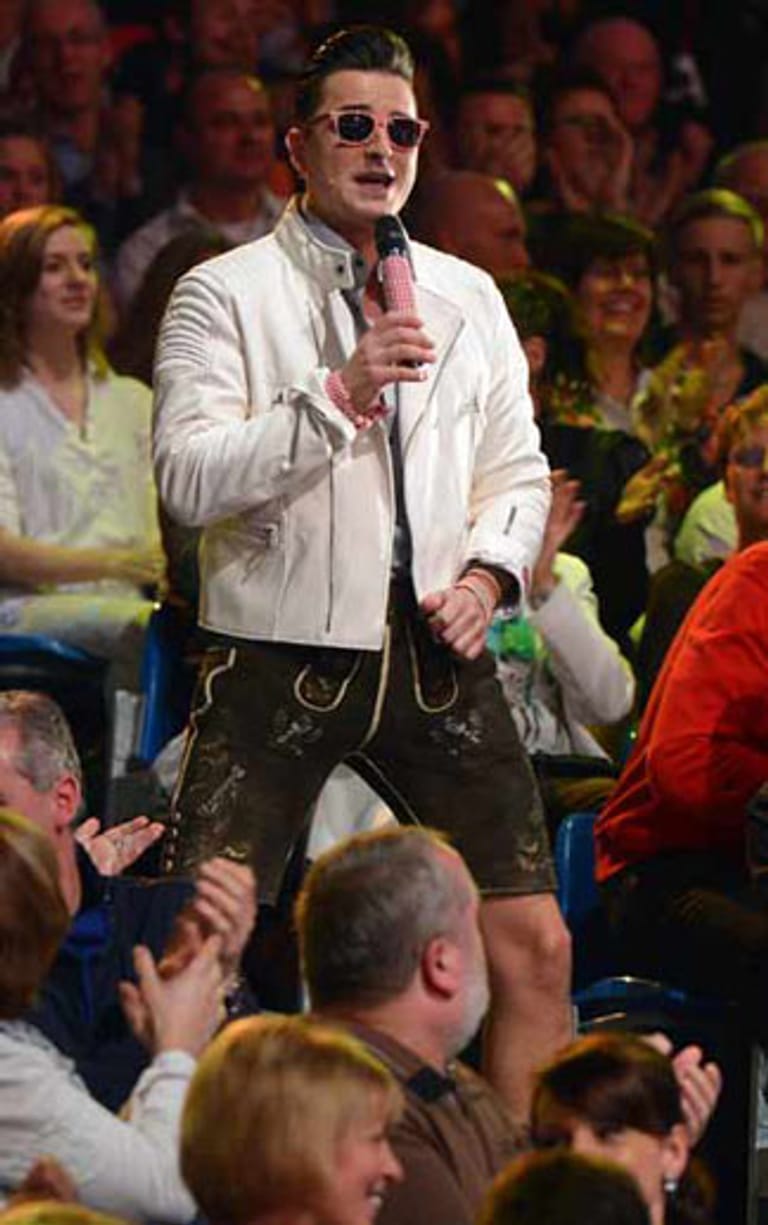 Der "Alpen-Elvis" war auch persönlich zu Gast und gab im Rahmen der Kinderwette gleich mehrere Songs zum Besten.