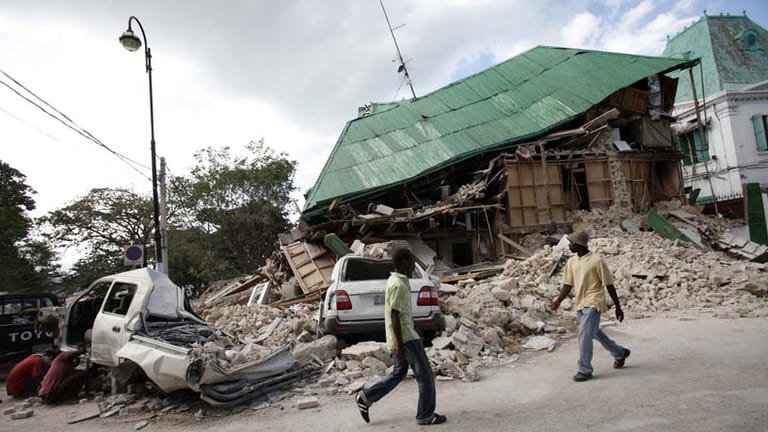 Zwei Jahre nach dem verheerenden Erdbeben mit rund 315.000 Toten und aber Tausenden zerstörten Häusern wurde Haiti Ende August 2012 von der nächsten Naturkatastrophe heimgesucht. Hurrikan Isaac zerstörte vielerorts die Ernte und vieles auf der Insel, was gerade wieder aufgebaut worden war.