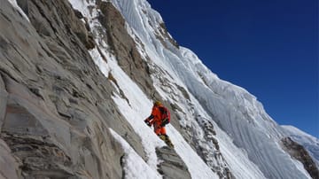 Französischer Bergsteiger an der Annapurna-Südwand.