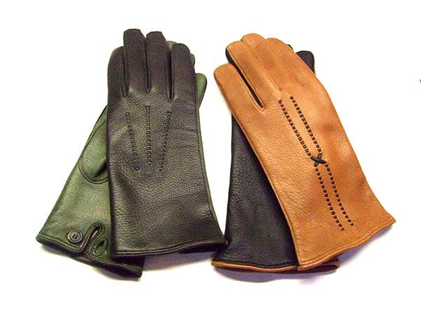 Die feinen Handschuhe vom Handschuhmacher Steffen Buschendorf (ab 70 Euro) werden aus weichem Lamm- und Ziegenleder gefertigt.