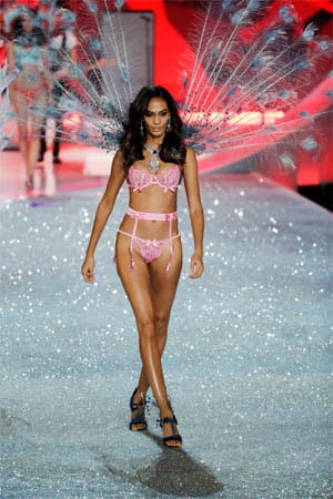 Nach rosigen Zeiten sieht es bei Model Joan Smalls aus. Nach rosigen Zeiten sieht es bei Model Joan Smalls aus.