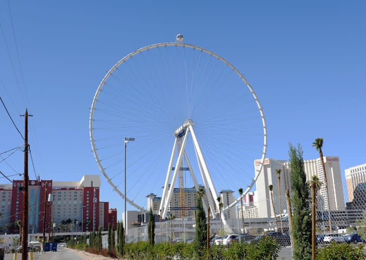 Das neue Riesenrad in Las Vegas hat eine beeindruckende Höhe. Bis zum höchsten Punkt misst das Fahrgeschäft jetzt 167 Meter.