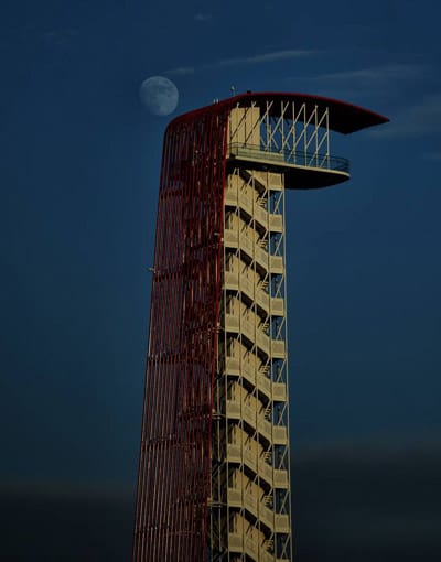 Vorletzter GP in den USA: Dieser Turm wird aufgrund seiner Form die Kobra genannt und ist das Markenzeichen der Strecke in Austin.