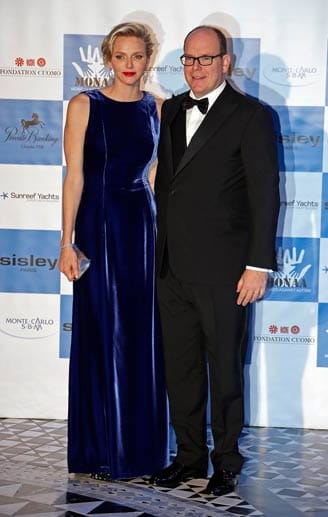 Fürst Albert und seine Frau Charlène absolvierten bei einer Wohltätigkeitsgala in Monaco einen ihrer seltenen gemeinsamen Auftritte. Gemeinsam lächelte das Paar in die Kameras.