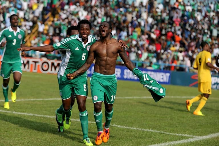 Als erstes afrikanische Nationalmannschaft qualifizierte sich Nigeria für das Turnier in Brasilien. In den Playoffs schalteten die West-Afrikaner mit zwei Siegen Äthiopien aus. Für die Super Eagles ist es die fünfte WM-Teilnahme. 1994 und 1998 war jeweils im Achtelfinale Schluss, 2002 und 2010 kam das Aus in der Vorrunde.