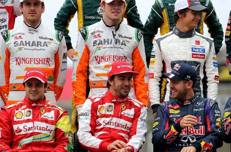Bereits vor dem Rennen herrscht lockere Stimmmung - sogar zwischen Fernando Alonso (Mi.) und Sebastian Vettel (re.).