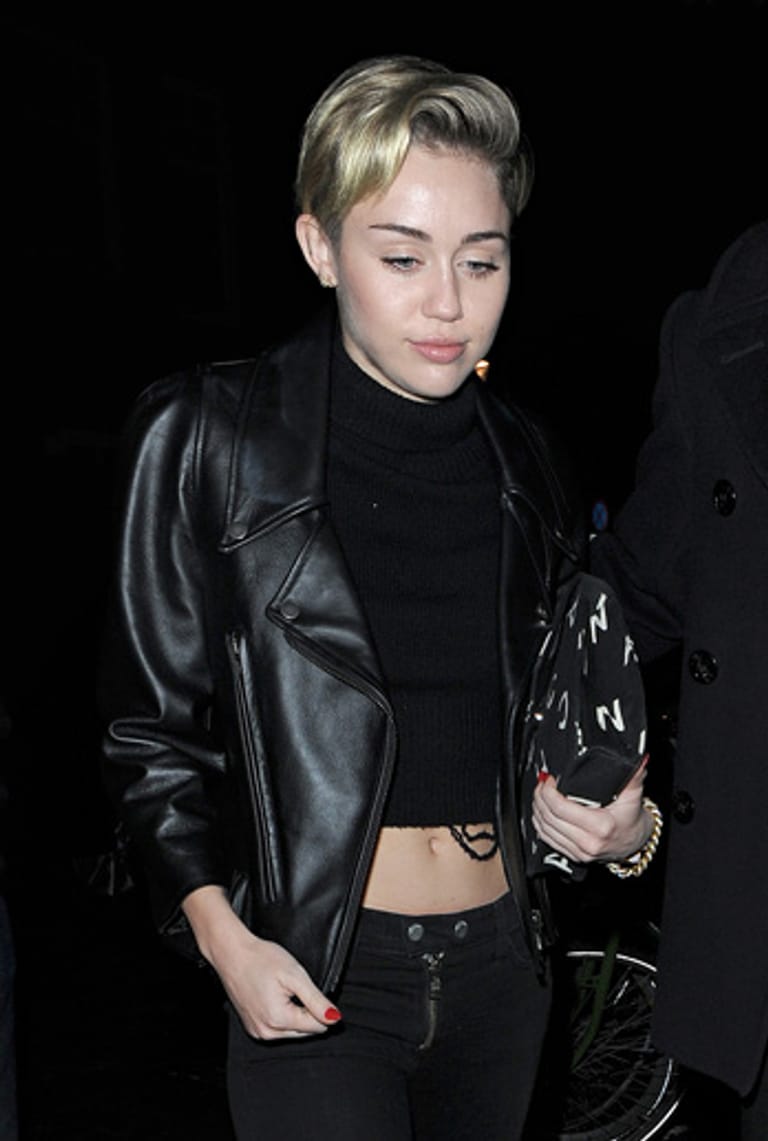 Böse Überraschung: An ihrem 21. Geburtstag hatte Miley Cyrus ungeladene Gäste. Diebe brachen bei ihr ein.