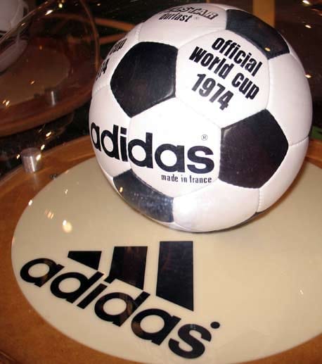 Mit dem Telstar durlast wurde die deutsche Nationalmannschaft im eigenen Land 1974 zum zweiten Mal Weltmeister.