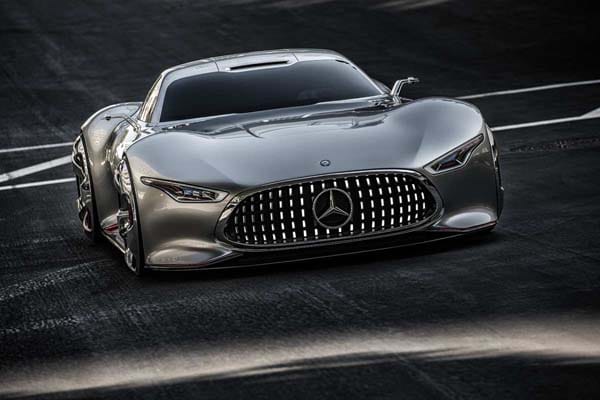 Und was sagt Mercedes zu dem Projekt? "Das Fahrzeug ist das visionäre Konzept eines Supersportwagens, der für das Rennspiel Gran Turismo 6 entwickelt wurde.