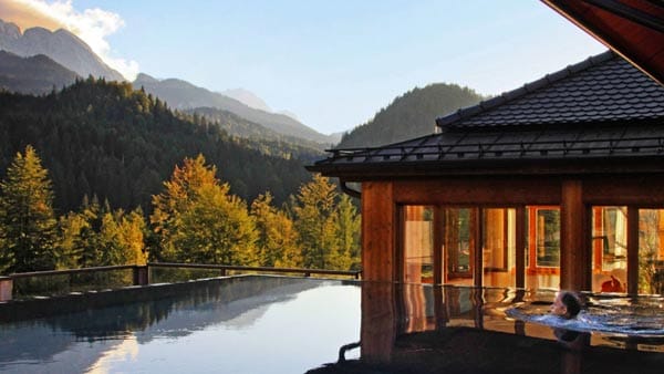 Trotz seiner 5 Sterne, einem fantastischen Spa und ausgezeichneter Spitzenküche herrscht hier eine relaxte Wohlfühlatmosphäre. Trotz seiner 5 Sterne, einem fantastischen Spa und ausgezeichneter Spitzenküche herrscht hier eine relaxte Wohlfühlatmosphäre.
