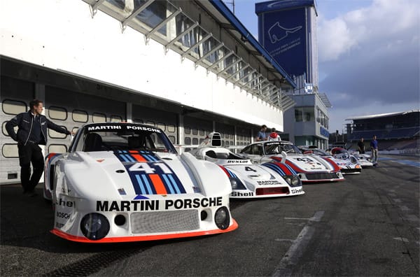 Dem ersten Gesamtsieg in Le Mans sollten bislang noch 15 weitere folgen. Ob offener Prototyp oder geschlossener Sportwagen: Wenn das Porsche-Werksteam dabei war, war es immer auch konkurrenzfähig oder sogar mehr als das.