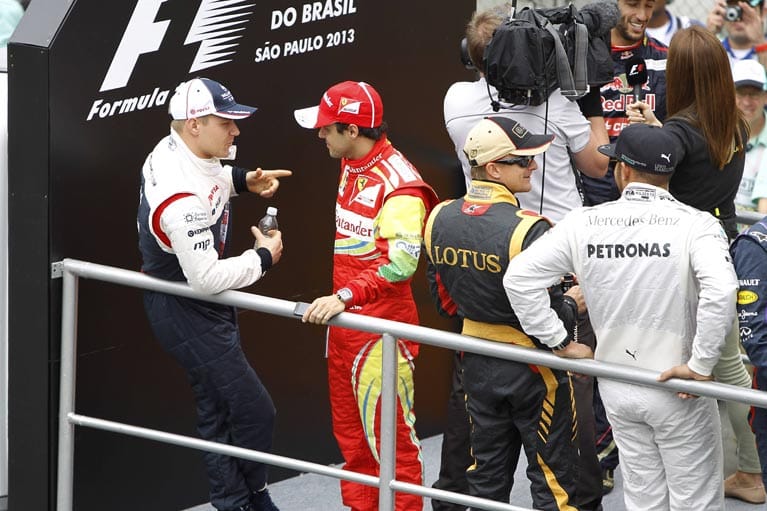 Williams: Der unzufriedene Pastor Maldonado hat das britische Team in Richtung Lotus verlassen. Als Ersatz hat Williams den erfahrenen Brasilianer Felipe Massa, der bei Ferrari Kimi Räikkönnen weichen musste, für sich gewinnen können. Mit seinem künftigen Team-Kollegen Valtteri Bottas (li.) aus Finnland hat er sich bereits ausgetauscht.