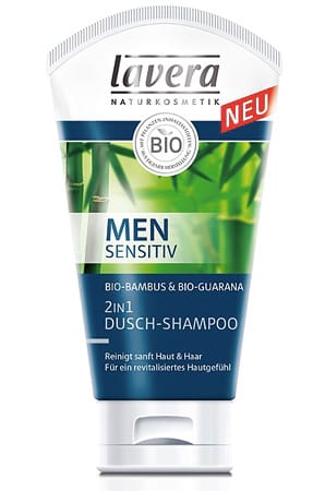 Viele Männer neigen nicht nur nach der Rasur zu einer empfindlichen Gesichtshaut, auch die Kopfhaut wird bei vielen aktiven Männern durch häufiges Duschen und Haare waschen beansprucht. Setzen Sie am besten auf eine schonende Pflege, zum Beispiel das "Men Sensitiv Shower Shampoo" von Lavera (circa 4 Euro). Organische Inhaltsstoffe wie Bambus und Guarana lassen selbst Morgenmuffel erwachen.
