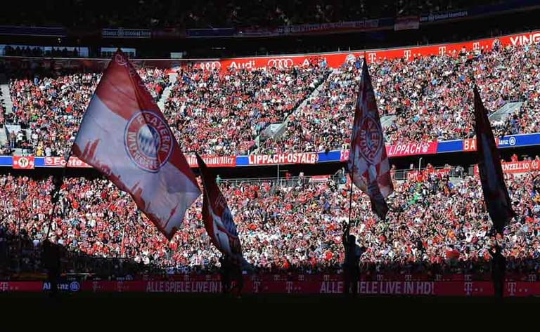 Gewinner! Die Bayern-Fans: Der seit Jahren schwelende Streit wegen Neuer-Verpflichtung und Ticket-Regelung zwischen Klubführung und einem Teil der Südkurven-Fans scheint beigelegt. Beide Seiten sind aufeinander zugegangen. Seitdem herrscht auch in der Allianz Arena wieder tolle Fußball-Stimmung.