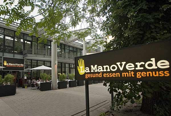 Mittendrin: Das vergangene Gourmet-Restaurant "La Mano Verde" liegt in der Kempinski Plaza in Ku'damm-Nähe. Mittendrin: Das vergangene Gourmet-Restaurant "La Mano Verde" liegt in der Kempinski Plaza in Ku'damm-Nähe.