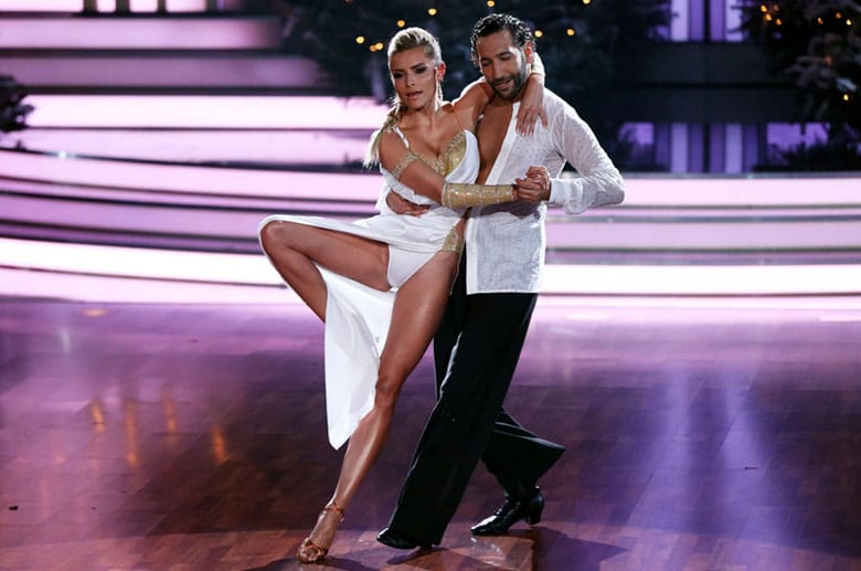 Eine heiße Performance legten Sophia Thomalla und Massimo Sinatò hin. Für zwei Tänze erhielten sie insgesamt 56 Punkte von der Jury.