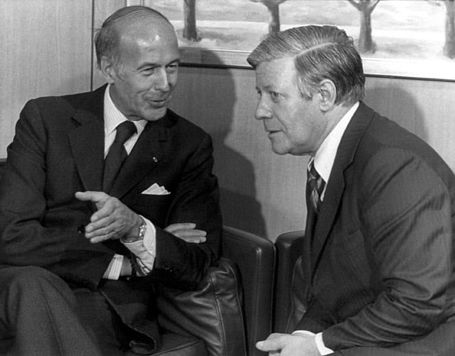 Zusammen mit dem französischen Staatspräsidenten Valéry Giscard d’Estaing war Schmidt Motor für Europa. Die Gründung des Europäischen Rates, die Einführung des Europäischen Währungssystems und der Europäischen Währungseinheit (ECU) ist eng mit den Namen der beiden Politiker verbunden.