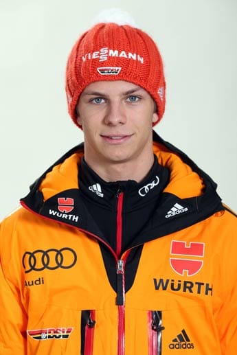 Er ist zwar erst 18 Jahre alt, doch bei der Vierschanzentournee war Andreas Wellinger bester DSV-Adler. Ihm fehlt teilweise noch die Konstanz. Aber der Sieg iin Wisla sowie die zweiten Plätze in Klingenthal und Engelberg machen Hoffnung auf weitere Erfolge.