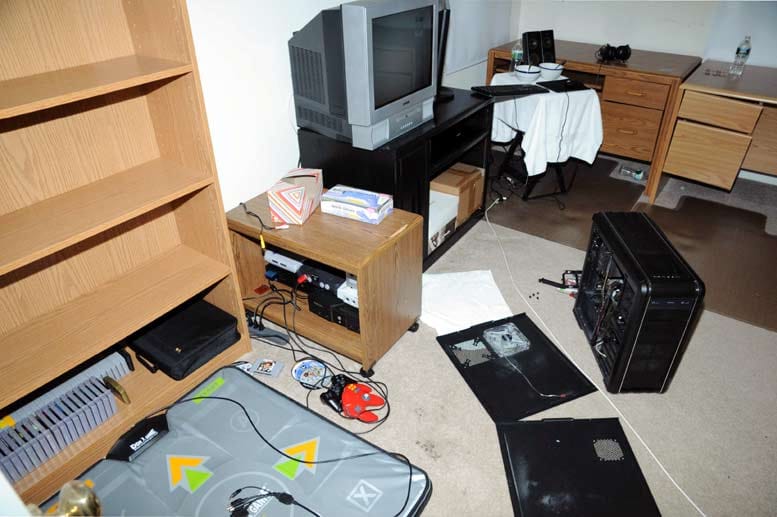 Das Computerzimmer im Haus der Lanzas. Der junge Mann habe schwerwiegende psychische Probleme gehabt und sei von Gewalt regelrecht besessen gewesen. Das Computerzimmer im Haus der Lanzas. Der junge Mann habe schwerwiegende psychische Probleme gehabt und sei von Gewalt regelrecht besessen gewesen.