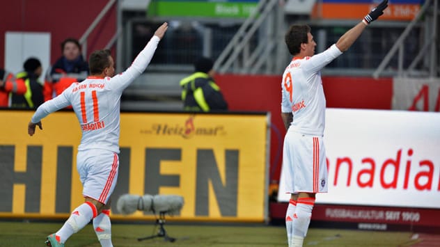 Im November 2012 feiert Bayern Münchens Stürmer Mario Mandzukic sein Tor zum 1:0 beim 1. FC Nürnberg mit einem umstrittenen Gruß. Erst legt der Kroate seinen rechten Arm wie bei einem militärischen Gruß an die Stirn, dann streckt er ihn weit von sich. Anschließend zeigt auch der im Kosovo geborene Xherdan Shaqiri diese Geste. Der Torjubel wird als Gruß an zwei in erster Instanz als Kriegsverbrecher verurteilte kroatische Generäle gedeutet und zieht eine Ermahnung des DFB nach sich.