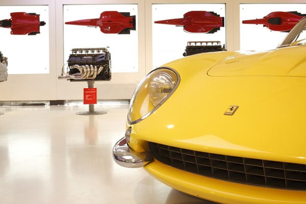 Sonderausstellungen beispielsweise mit den Supersportwagen GTO, F40, F50, Enzo, LaFerrari und unbezahlbaren Einzelstücken ergänzen die permanent ausgestellten Exponate.