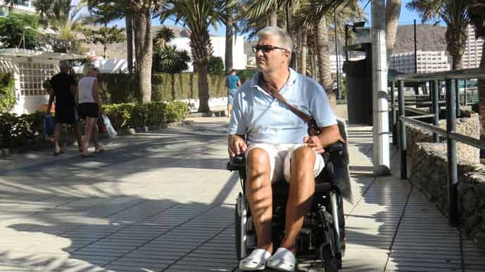 Teneriffa: Barrierefreie Strandpromenade von Los Cristianos und Playa las Vistas.