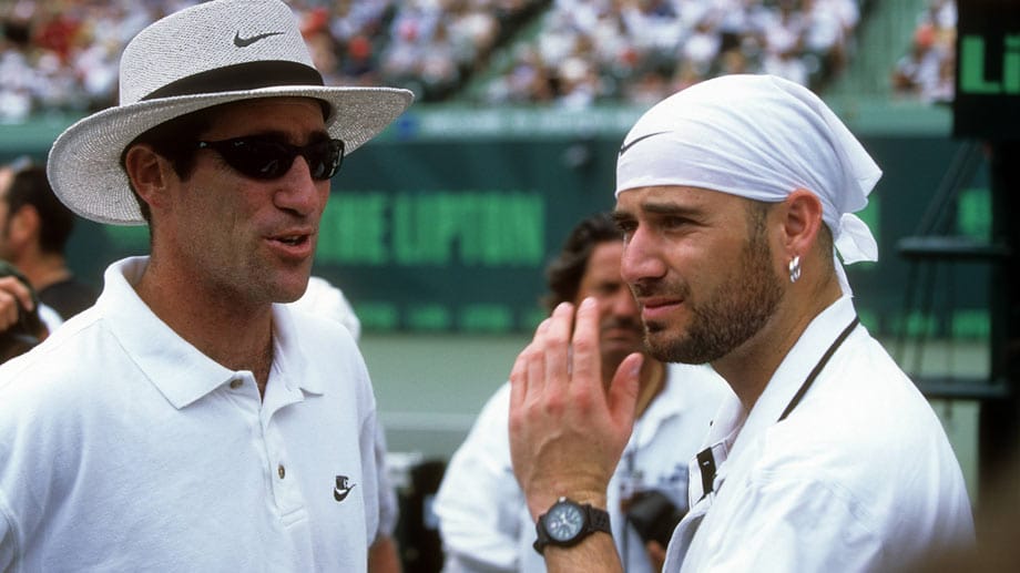 Von 1994 bis 2002 führte Brad Gilbert (li.) "Tennispunk" Andre Agassi zu sechs Grand-Slam-Siegen. Danach arbeitete Gilbert noch mit Roddick und Murray zusammen.
