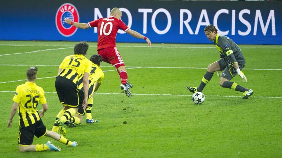 CL-Saison 2012/13, Finale, FC Bayern München gegen Borussia Dortmund: 89. Minute. Arjen Robben tänzelt sich nach einer Vorlage von Franck Ribéry an den Borussen vorbei und beschert den Bayern mit dem Treffer zum 2:1 den lang ersehnten Titel in der Königsklasse.
