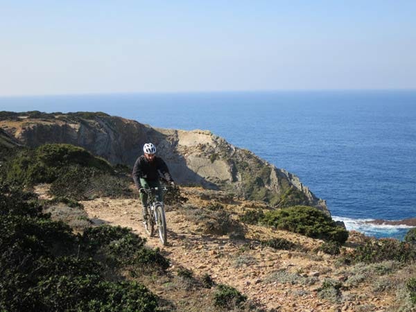Portugal: Radfahren an der Atlantikküste.