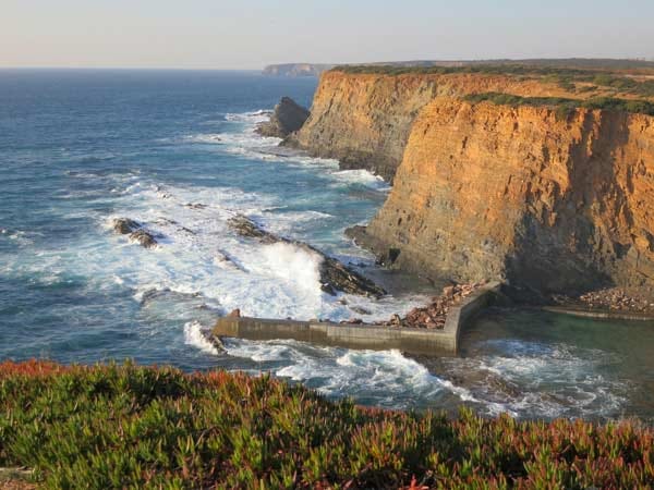 Portugal, Atlantikküste im Alentejo.