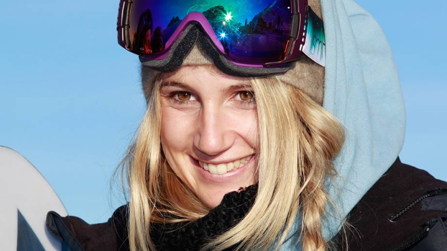 Kann man diesem Lächeln widerstehen? Die süße Snowboarderin Anna Gasser.