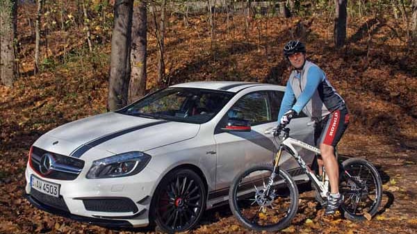 Unser Autor Christian Sauer testete das High-End-Bike, welches an das Design des A 45 AMG „Edition 1“ angelehnt ist, über Stock und Stein im Gelände.