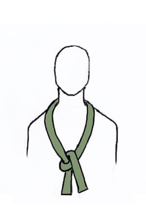 Mit einem lockeren Knoten versehen können Sie einen dünnen Seidenschal im Sommer tragen, oder im Winter etwas fester am Hals.