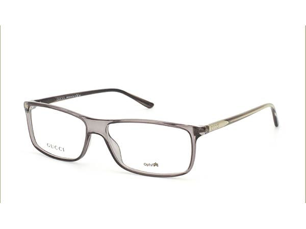 Acetat bildet die Basis für sehr cleane und elegante Brillen. Das leicht transparente Modell von Gucci (über misterpex.de um 210 Euro) passt super zu Ihrem Business-Outfit.