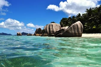 Die Granitfelsen sind das Markenzeichen des berühmten Silberstrands auf den Seychellen. In zahlreichen Werbespots diente dieser Fleck der Natur schon als Hintergrund.