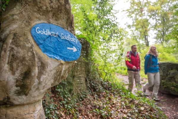 Mullerthal Trail in Luxemburg: Felsen Goldfraley und Goldkaul.