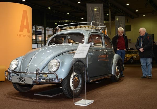 Es muss auch nicht immer ein alter Mercedes sein, der sich als Wertanlage eignet. Auch ein nostalgischer Käfer ist mittlerweile ein begehrtes Sammlerstück.
