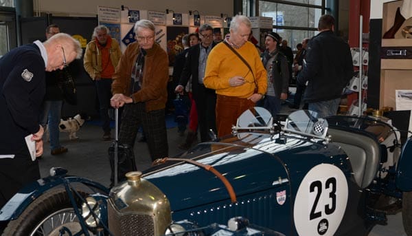 Es verwundert daher nicht, dass die Preise für historische Premium-Automobile in den letzten Jahren stark gestiegen sind und weiterhin nur eine Richtung kennen – nach oben. wanted.de war auf der Bremen Classic unterwegs und hat mit professionellen Oldtimer-Händlern gesprochen. Es verwundert daher nicht, dass die Preise für historische Premium-Automobile in den letzten Jahren stark gestiegen sind und weiterhin nur eine Richtung kennen – nach oben. wanted.de war auf der Bremen Classic unterwegs und hat mit professionellen Oldtimer-Händlern gesprochen.