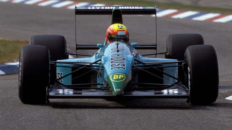 1989 war Adrian Newey Technikdirektor beim March-Team. Das von ihm mitentwickelte Auto March 891 lieferte zwar modernste Aerodynamik. Der Wagen war aber insgesamt zu anfällig, was der Brasilianer Mauricio Gugelmin (hier im Bild) immer wieder leidvoll erfahren musste. Als das Team 1990 in finanzielle Schwierigkeiten geriet, ging Newey als Chefdesigner zu Williams.