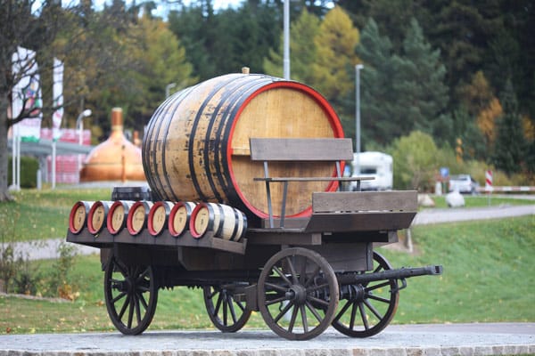 Fässer werden für Whisky, aber auch Wein oder Essiggurken gebaut.