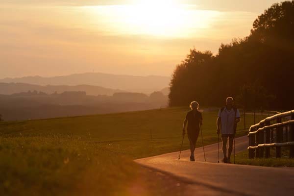Bayern: Nordic Walking im Fünfseenland.