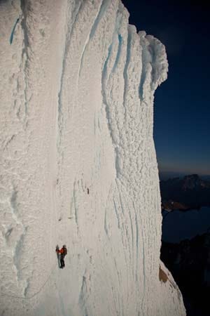 Bergführer Markus Puchner am Cerro Torre während der Filmarbeiten.