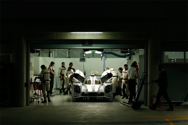 Es gibt viel zu tun für das neu formierte Prototypen-Team von Porsche, das in der Königsklasse von Le Mans bereits bei der Erstauflage nach dem Sieg im Jahre 1998 wieder um den Sieg mitfahren soll.
