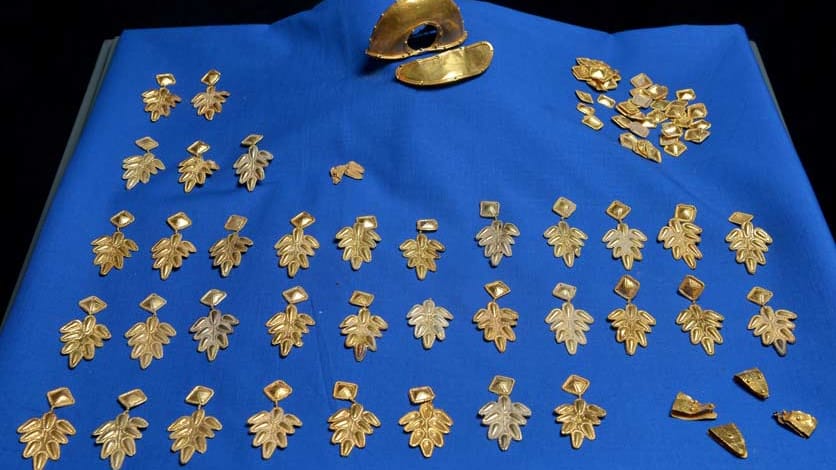 Teil des "Barbarenschatzes": Goldene Schmuckstücke eines zeremoniellen Gewandes aus der Spätantike