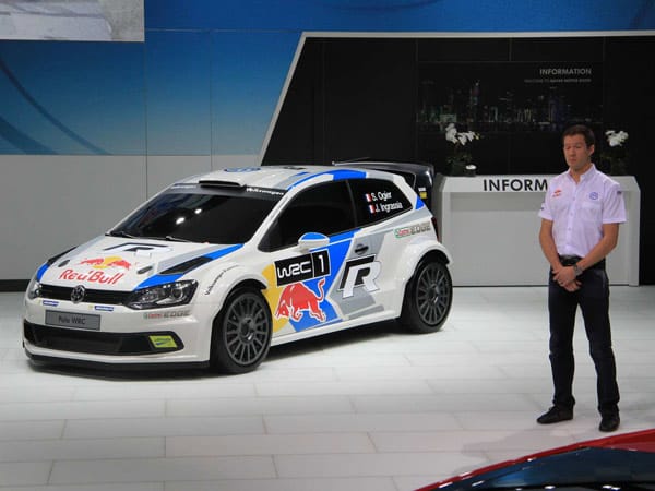 Ebenfalls für Begeisterung sorgte die Anwesenheit des amtierenden Rallyeweltmeisters Sebastien Ogier, der pflichtbewusst bei Volkswagen seinen Rennwagen und den neuen Golf R in den Himmel lobte.