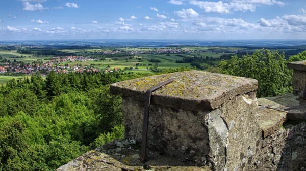 Katzensteig: Ausblick vom Katzenbuckel, dem höchsten Berg im Odenwald.