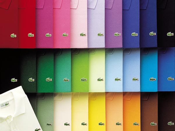 Lacoste Poloshirt gibt es in allen Farben des Regenbogens (um 90 Euro) von knallig bis dezent.