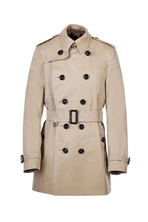 Mit dem Trenchcoat von Burberry (über Stylebop um 1.500 Euro) in klassischem Beige sind Sie immer gut gekleidet.
