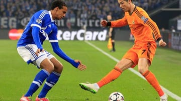 Cristiano Ronaldo (re.) auf Schalke! Im Achtelfinal-Hinspiel der Champions League trifft der FC Schalke 04 auf Real Madrid.