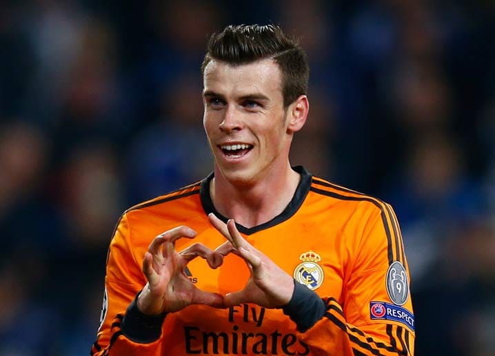 Mitte des ersten Durchgangs stellt "90-Millionen-Mann" Gareth Bale seine Extraklasse unter Beweis. Der Waliser setzt sich gegen vier Schalker durch und trifft aus zwölf Metern ins rechte Toreck.